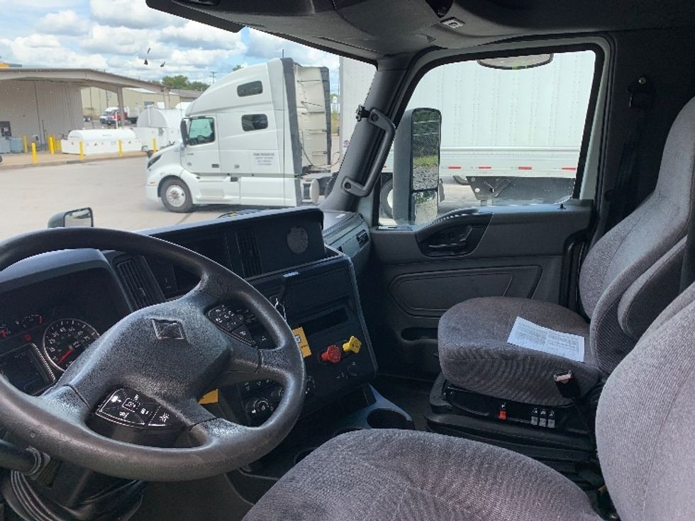 Sleeper Tractor-Heavy Duty Tractors-International-2020-LT625-Nashville-TN-521,844\n\t\tmiles-$ 29,000 - Image 10
