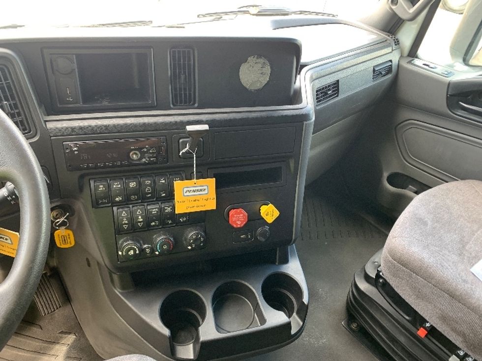 Sleeper Tractor-Heavy Duty Tractors-International-2020-LT625-Nashville-TN-521,844\n\t\tmiles-$ 29,000 - Image 12