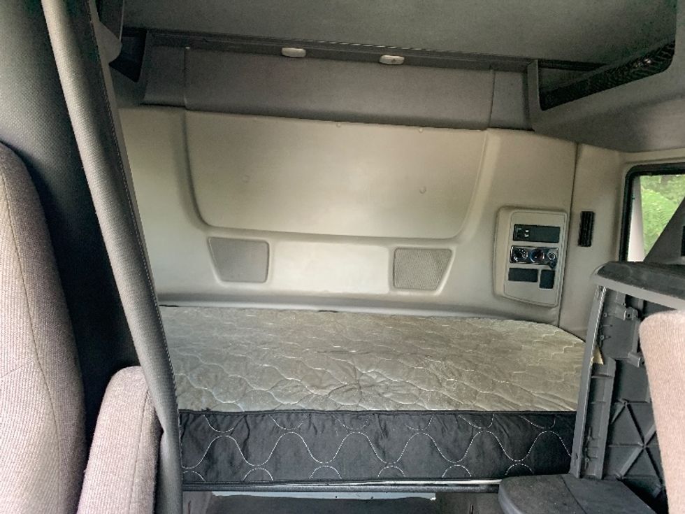 Sleeper Tractor-Heavy Duty Tractors-International-2020-LT625-Nashville-TN-521,844\n\t\tmiles-$ 29,000 - Image 16