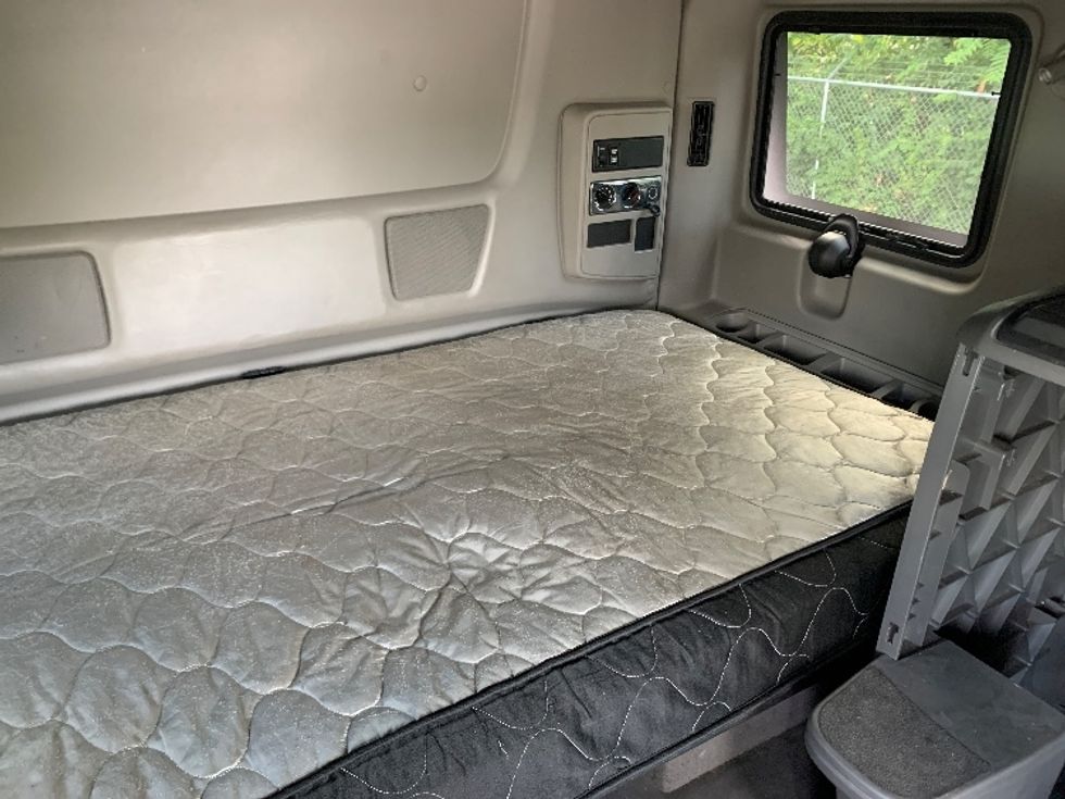 Sleeper Tractor-Heavy Duty Tractors-International-2020-LT625-Nashville-TN-521,844\n\t\tmiles-$ 29,000 - Image 17