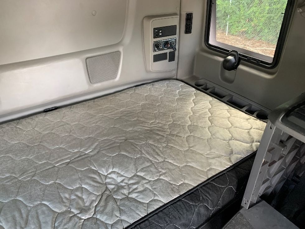 Sleeper Tractor-Heavy Duty Tractors-International-2020-LT625-Nashville-TN-521,844\n\t\tmiles-$ 29,000 - Image 18