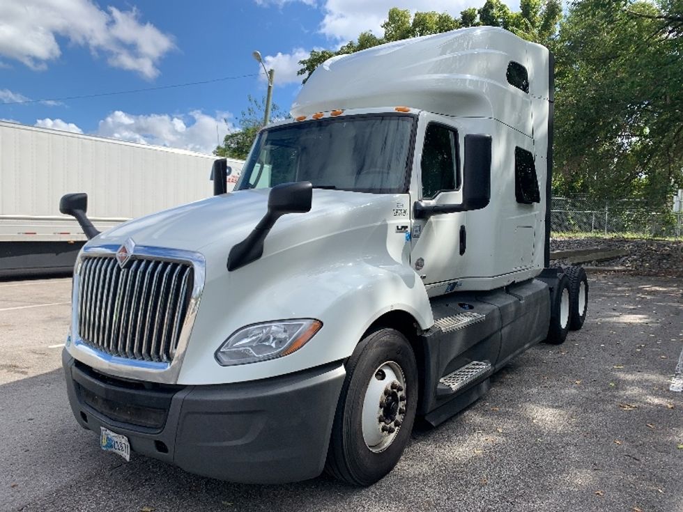 Sleeper Tractor-Heavy Duty Tractors-International-2020-LT625-Nashville-TN-521,844\n\t\tmiles-$ 29,000 - Image 3