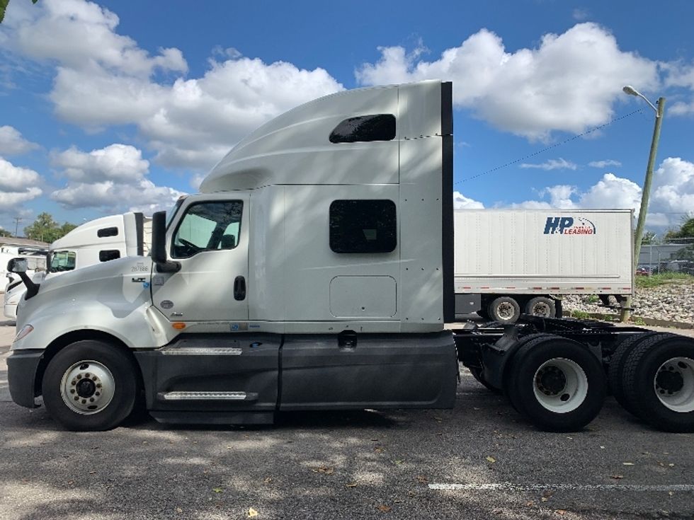 Sleeper Tractor-Heavy Duty Tractors-International-2020-LT625-Nashville-TN-521,844\n\t\tmiles-$ 29,000 - Image 4