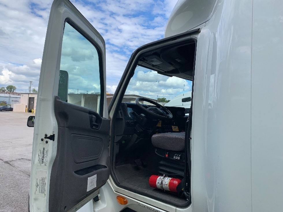 Sleeper Tractor-Heavy Duty Tractors-International-2020-LT625-Nashville-TN-521,844\n\t\tmiles-$ 29,000 - Image 9