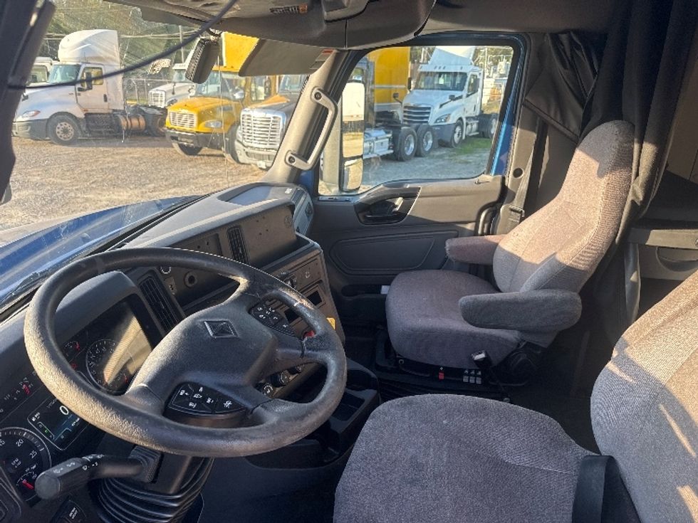 Sleeper Tractor-Heavy Duty Tractors-International-2020-LT625-Newark-OH-549,868\n\t\tmiles-$ 39,000 - Image 10