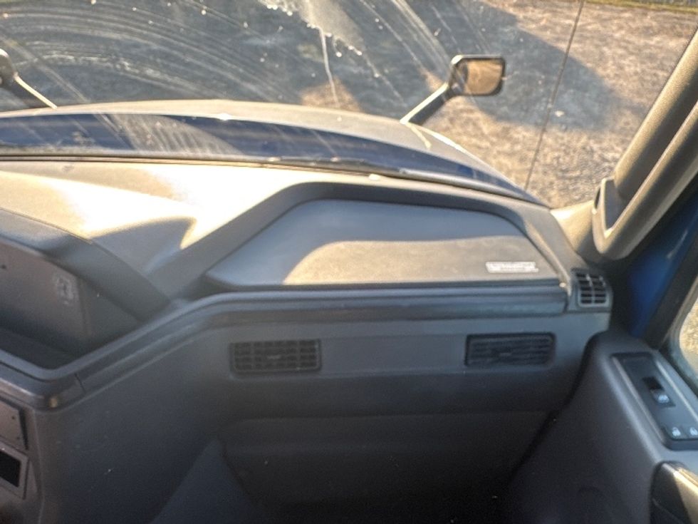 Sleeper Tractor-Heavy Duty Tractors-International-2020-LT625-Newark-OH-549,868\n\t\tmiles-$ 39,000 - Image 14