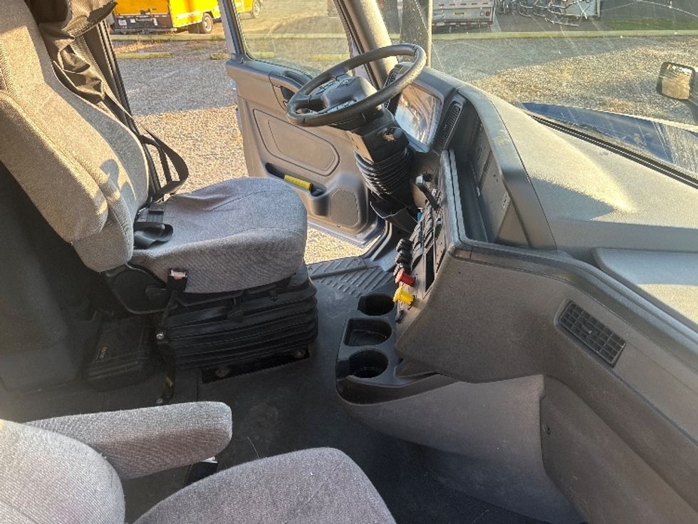 Sleeper Tractor-Heavy Duty Tractors-International-2020-LT625-Newark-OH-549,868\n\t\tmiles-$ 39,000 - Image 15