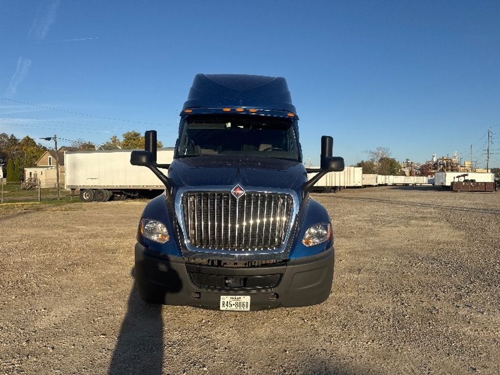 Sleeper Tractor-Heavy Duty Tractors-International-2020-LT625-Newark-OH-549,868\n\t\tmiles-$ 39,000 - Image 2