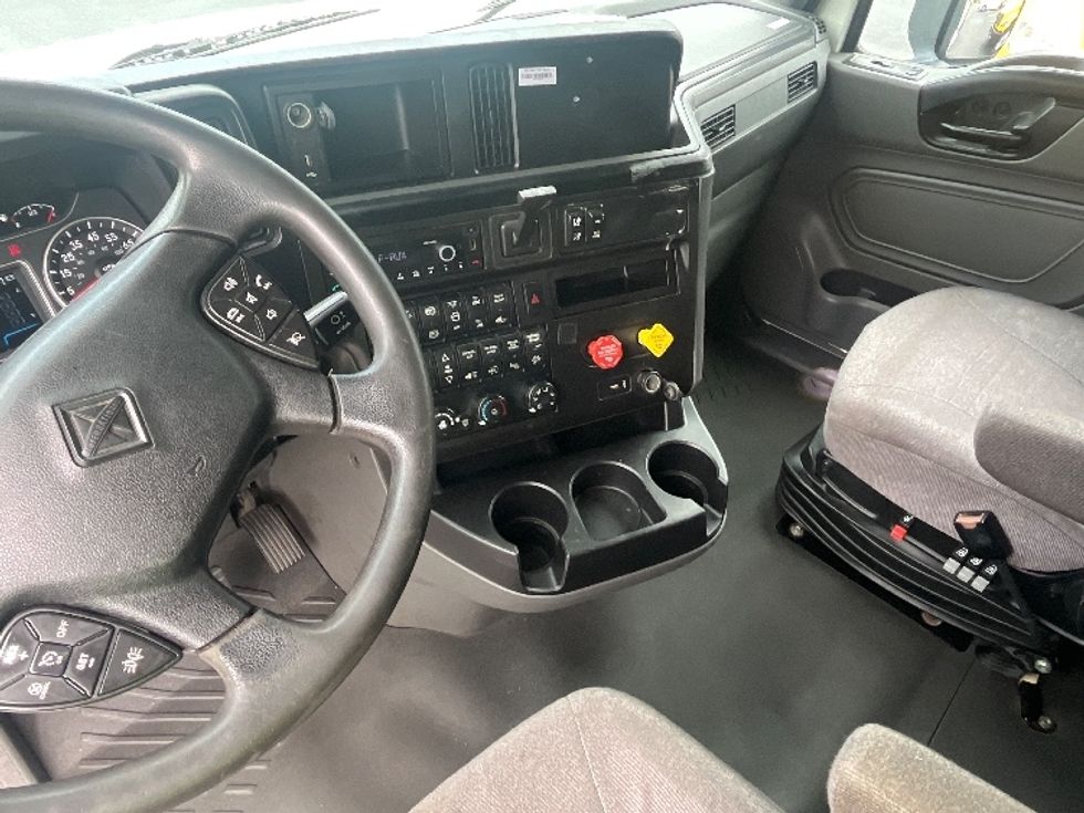 Sleeper Tractor-Heavy Duty Tractors-International-2020-LT625-Newnan-GA-475,087\n\t\tmiles-$ 49,750 - Image 10