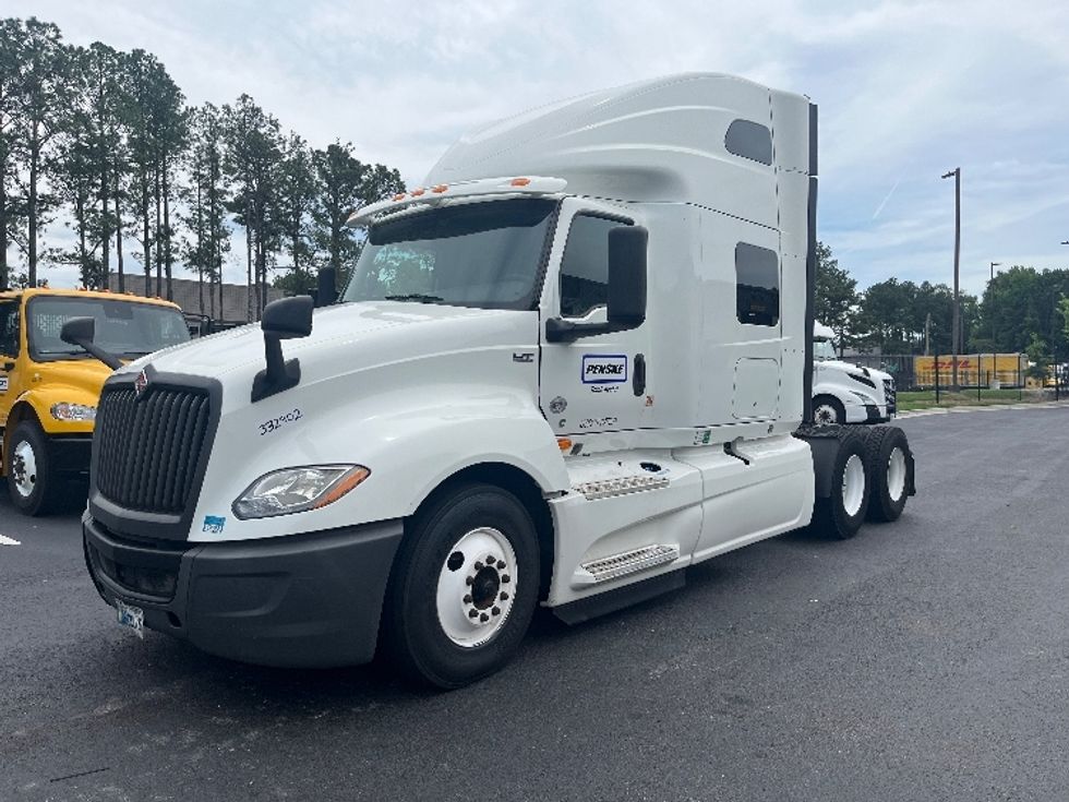 Sleeper Tractor-Heavy Duty Tractors-International-2020-LT625-Newnan-GA-475,087\n\t\tmiles-$ 49,750 - Image 3