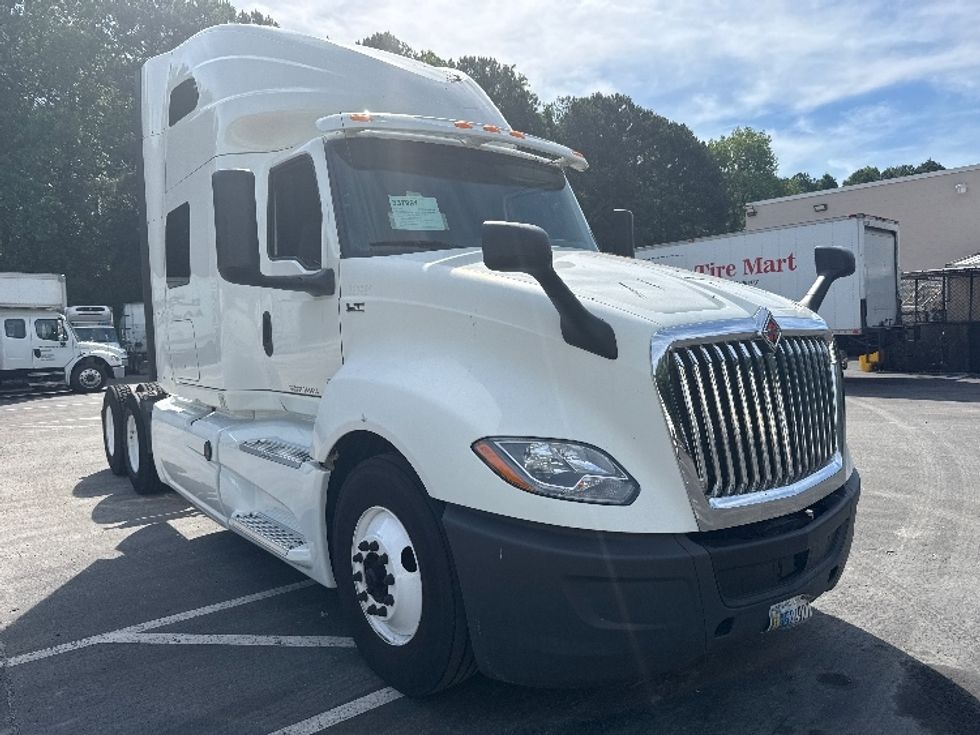 Sleeper Tractor-Heavy Duty Tractors-International-2020-LT625-Norcross-GA-462,854\n\t\tmiles-$ 48,250 - Image 1