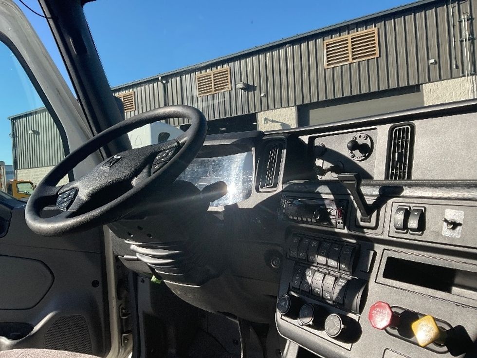 Sleeper Tractor-Heavy Duty Tractors-International-2020-LT625-Obetz-OH-339,000\n\t\tmiles-$ 58,000 - Image 15