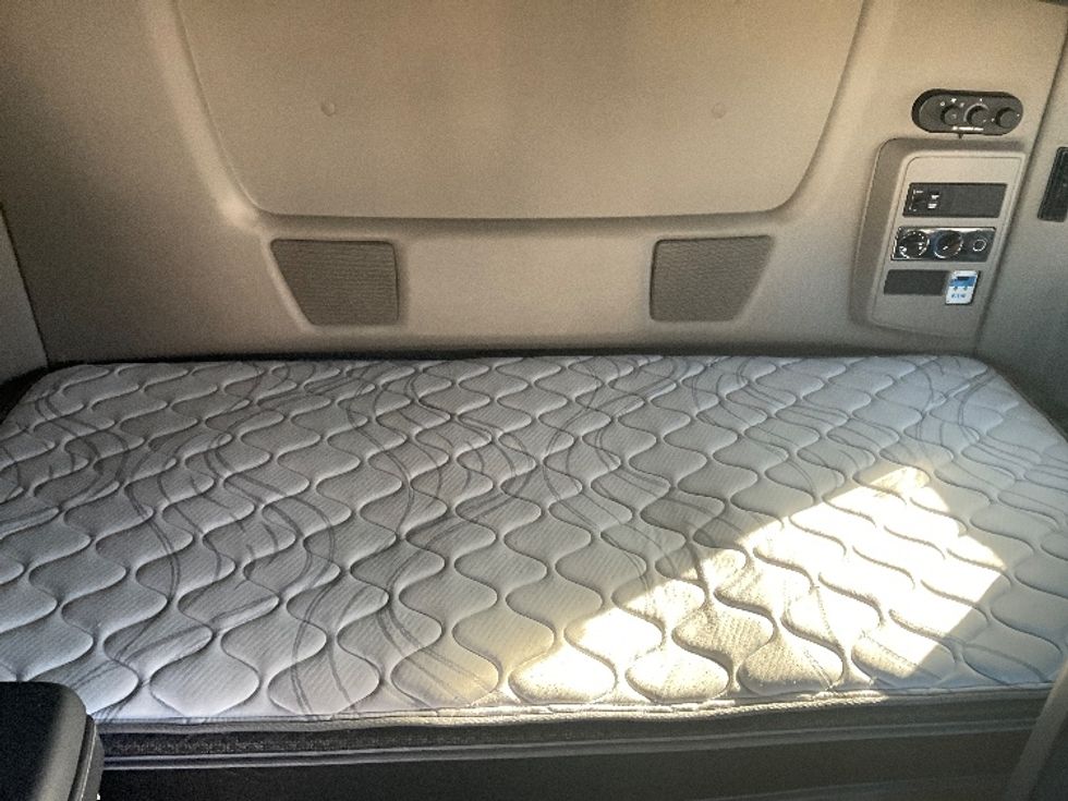 Sleeper Tractor-Heavy Duty Tractors-International-2020-LT625-Obetz-OH-339,000\n\t\tmiles-$ 58,000 - Image 16