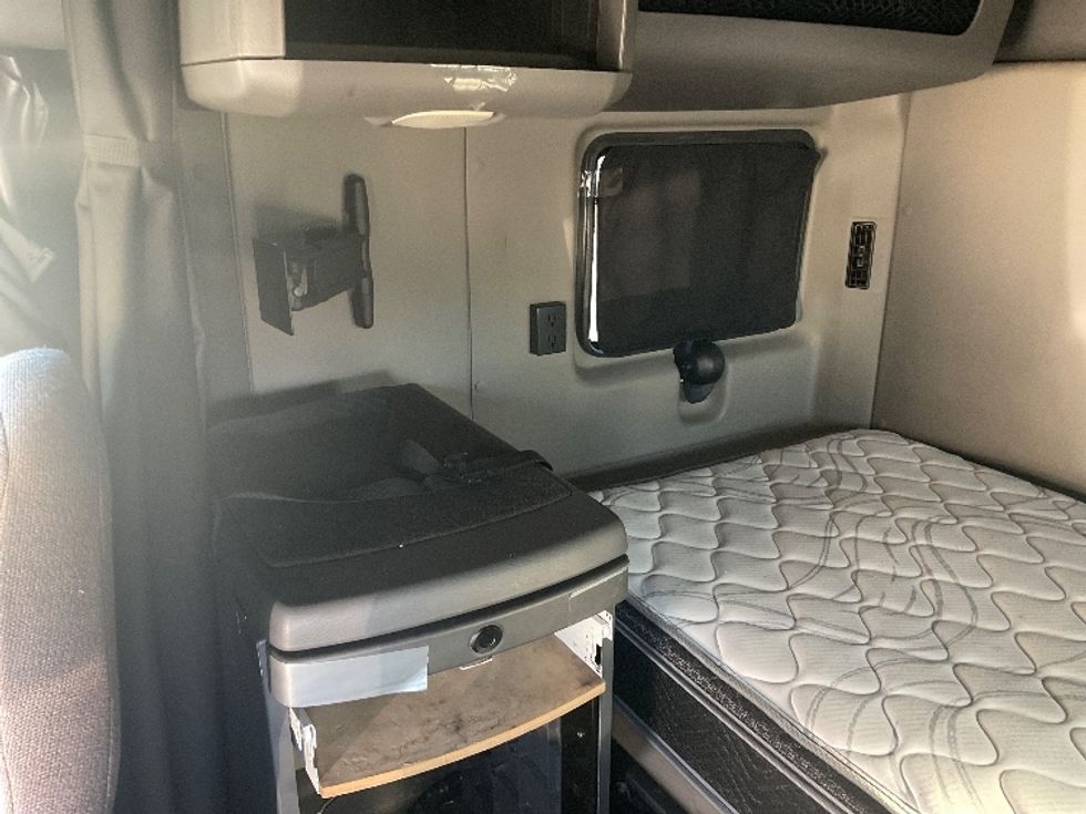 Sleeper Tractor-Heavy Duty Tractors-International-2020-LT625-Obetz-OH-339,000\n\t\tmiles-$ 58,000 - Image 19