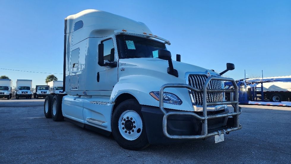 Sleeper Tractor-Heavy Duty Tractors-International-2020-LT625-Ocala-FL-499,495\n\t\tmiles-$ 38,500 - Image 1