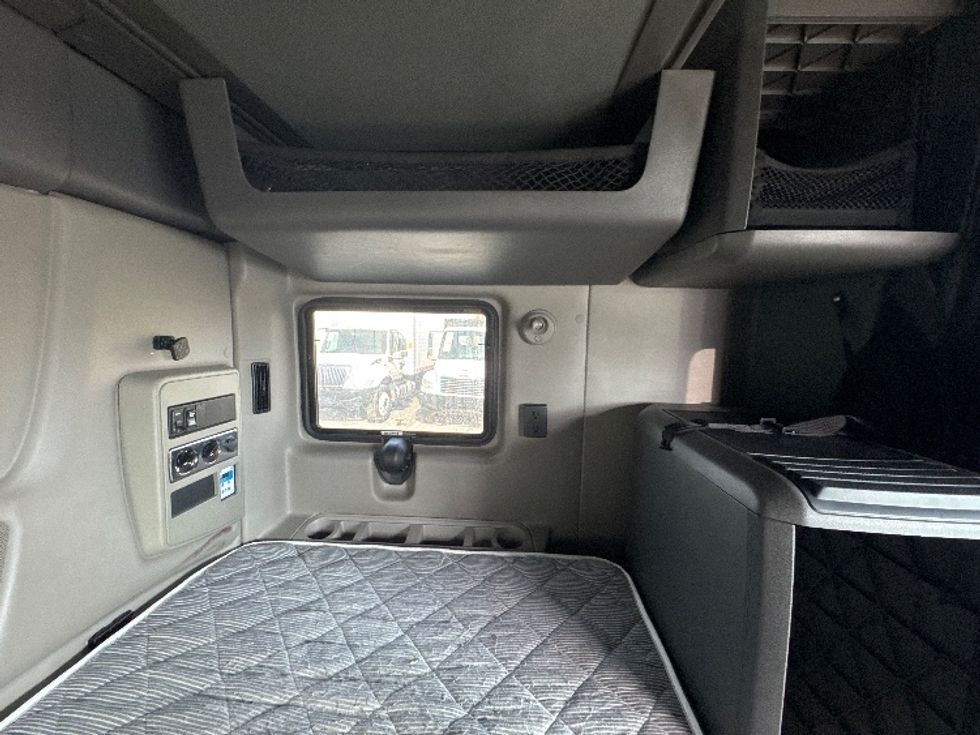 Sleeper Tractor-Heavy Duty Tractors-International-2020-LT625-Ocala-FL-499,495\n\t\tmiles-$ 38,500 - Image 18