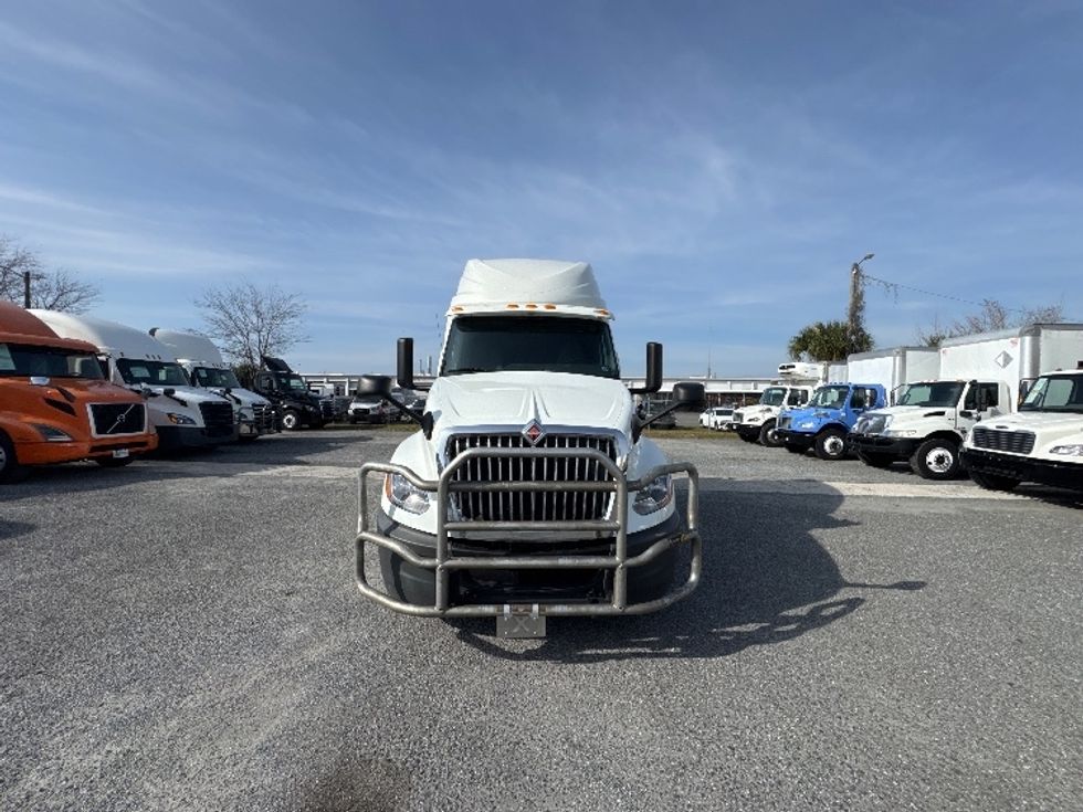 Sleeper Tractor-Heavy Duty Tractors-International-2020-LT625-Ocala-FL-499,495\n\t\tmiles-$ 38,500 - Image 2