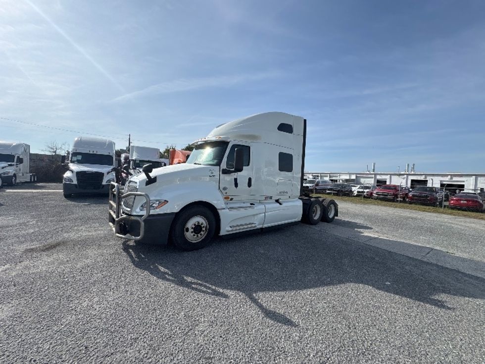 Sleeper Tractor-Heavy Duty Tractors-International-2020-LT625-Ocala-FL-499,495\n\t\tmiles-$ 38,500 - Image 3