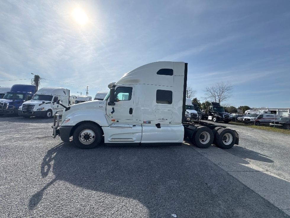 Sleeper Tractor-Heavy Duty Tractors-International-2020-LT625-Ocala-FL-499,495\n\t\tmiles-$ 38,500 - Image 4