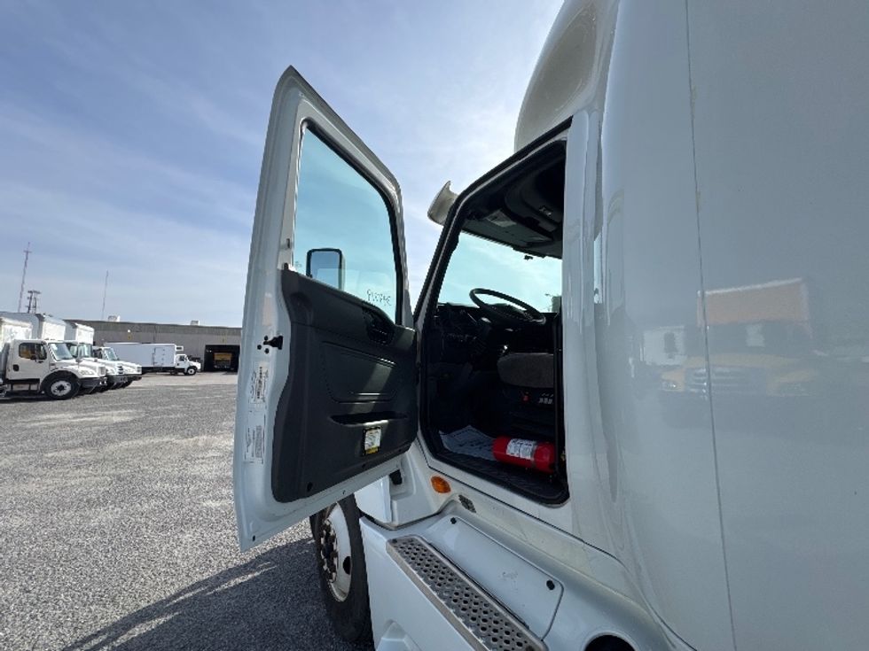 Sleeper Tractor-Heavy Duty Tractors-International-2020-LT625-Ocala-FL-499,495\n\t\tmiles-$ 38,500 - Image 9