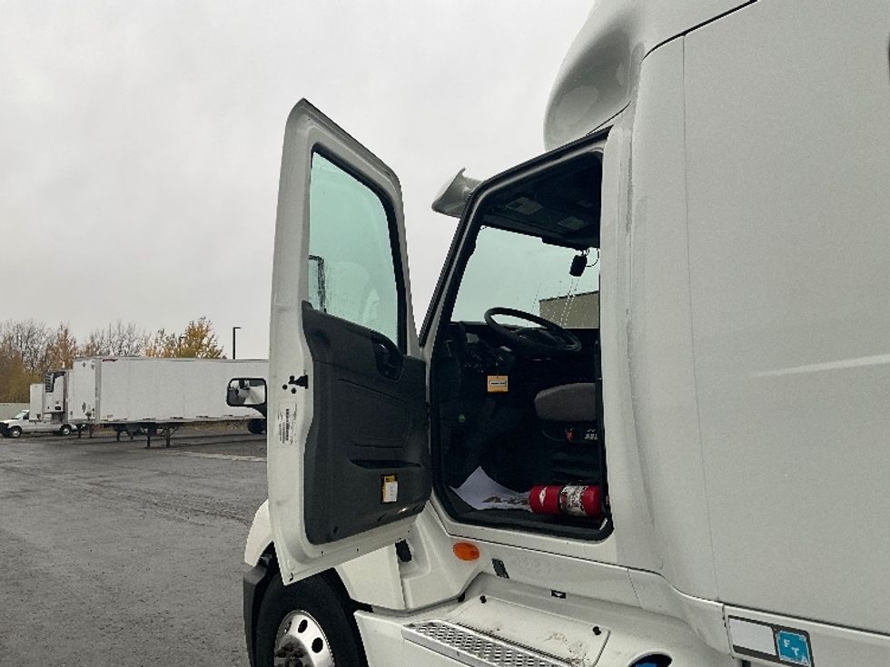 Sleeper Tractor-Heavy Duty Tractors-International-2020-LT625-Ottawa-ON-553,200\n\t\tkm-$ 67,250 - Image 9