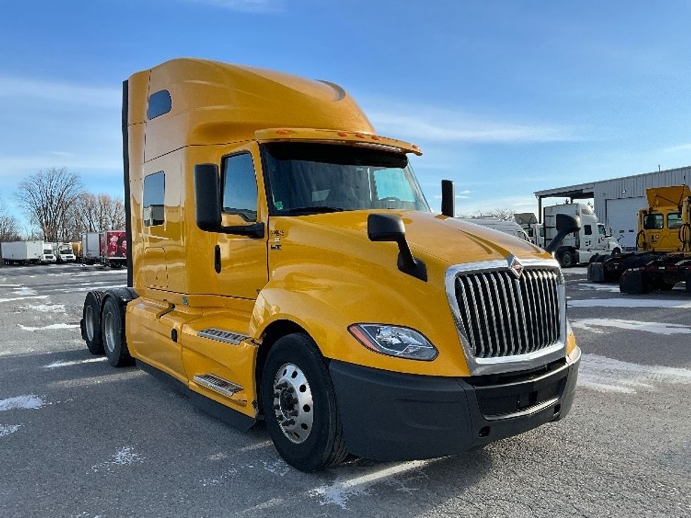 Sleeper Tractor-Heavy Duty Tractors-International-2020-LT625-Ottawa-ON-637,865\n\t\tkm-$ 60,000 - Image 1