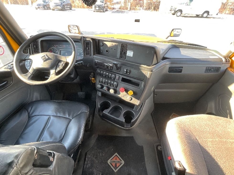 Sleeper Tractor-Heavy Duty Tractors-International-2020-LT625-Ottawa-ON-637,865\n\t\tkm-$ 60,000 - Image 12