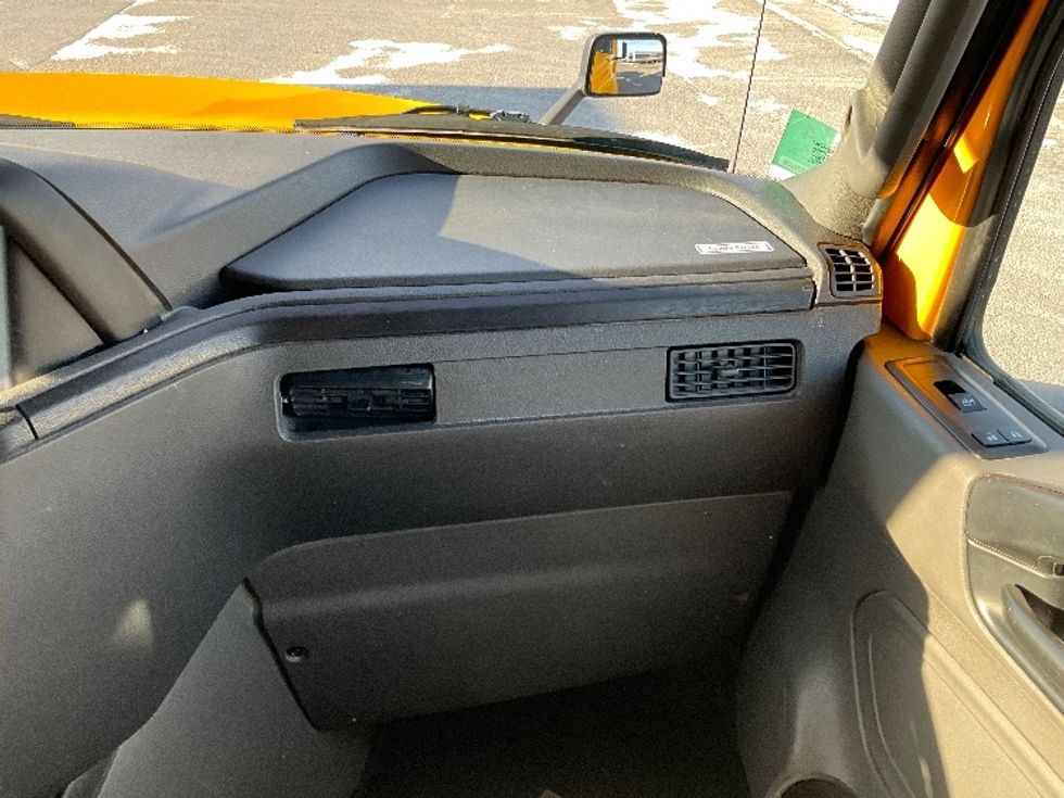 Sleeper Tractor-Heavy Duty Tractors-International-2020-LT625-Ottawa-ON-637,865\n\t\tkm-$ 60,000 - Image 14