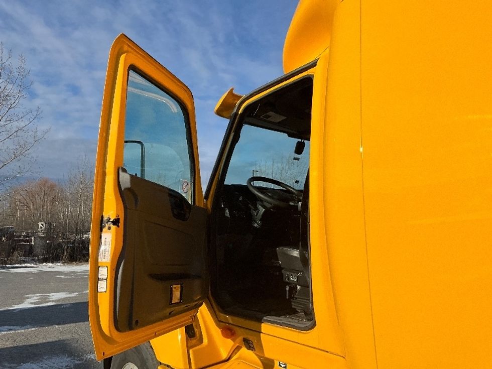 Sleeper Tractor-Heavy Duty Tractors-International-2020-LT625-Ottawa-ON-637,865\n\t\tkm-$ 60,000 - Image 9