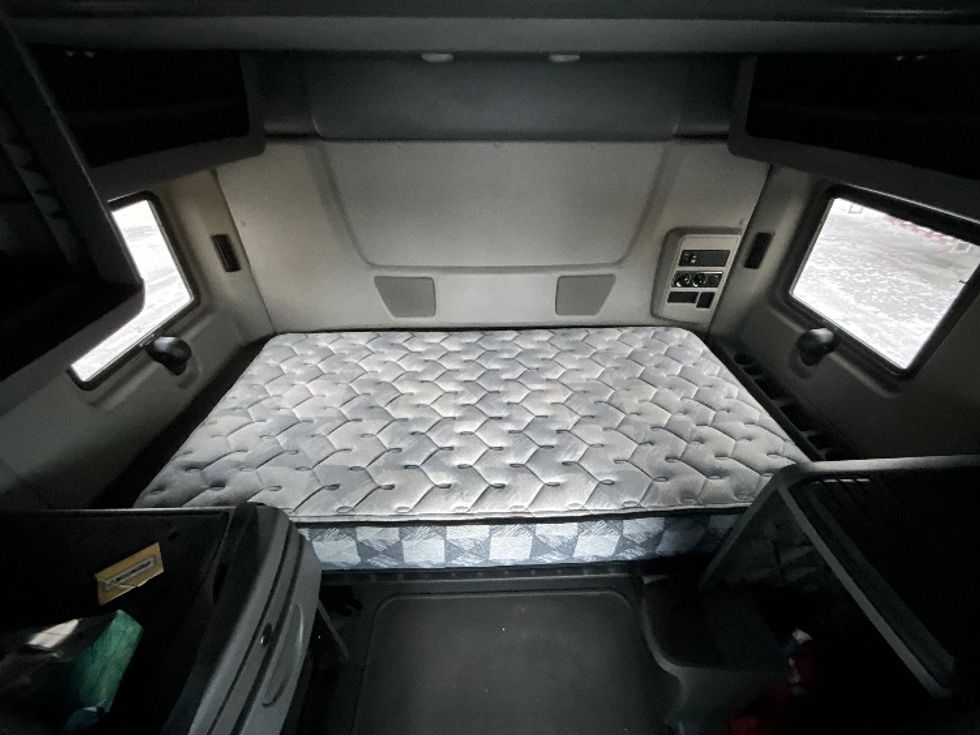 Sleeper Tractor-Heavy Duty Tractors-International-2020-LT625-Ottawa-ON-699,246\n\t\tkm-$ 62,500 - Image 17