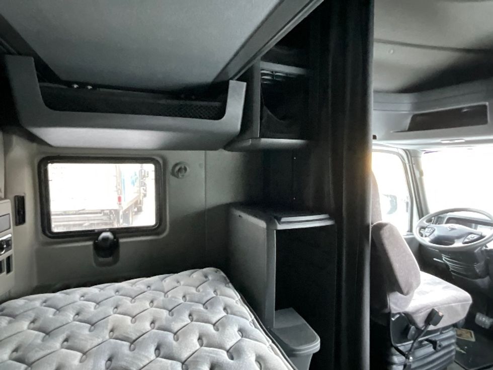 Sleeper Tractor-Heavy Duty Tractors-International-2020-LT625-Ottawa-ON-699,246\n\t\tkm-$ 62,500 - Image 18