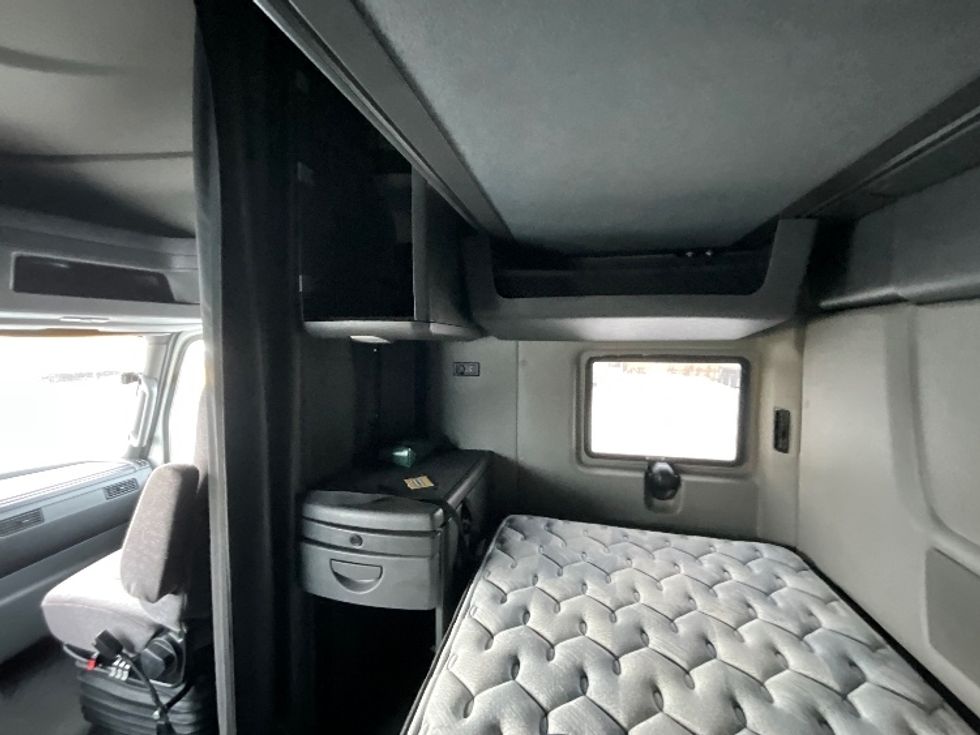 Sleeper Tractor-Heavy Duty Tractors-International-2020-LT625-Ottawa-ON-699,246\n\t\tkm-$ 62,500 - Image 19