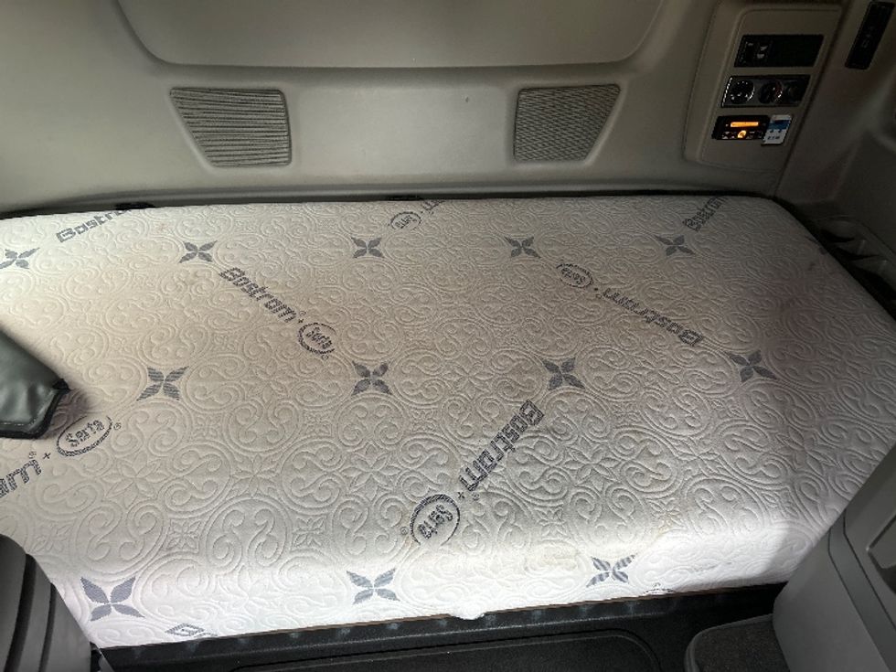 Sleeper Tractor-Heavy Duty Tractors-International-2020-LT625-Pell City-AL-561,099\n\t\tmiles-$ 35,750 - Image 17