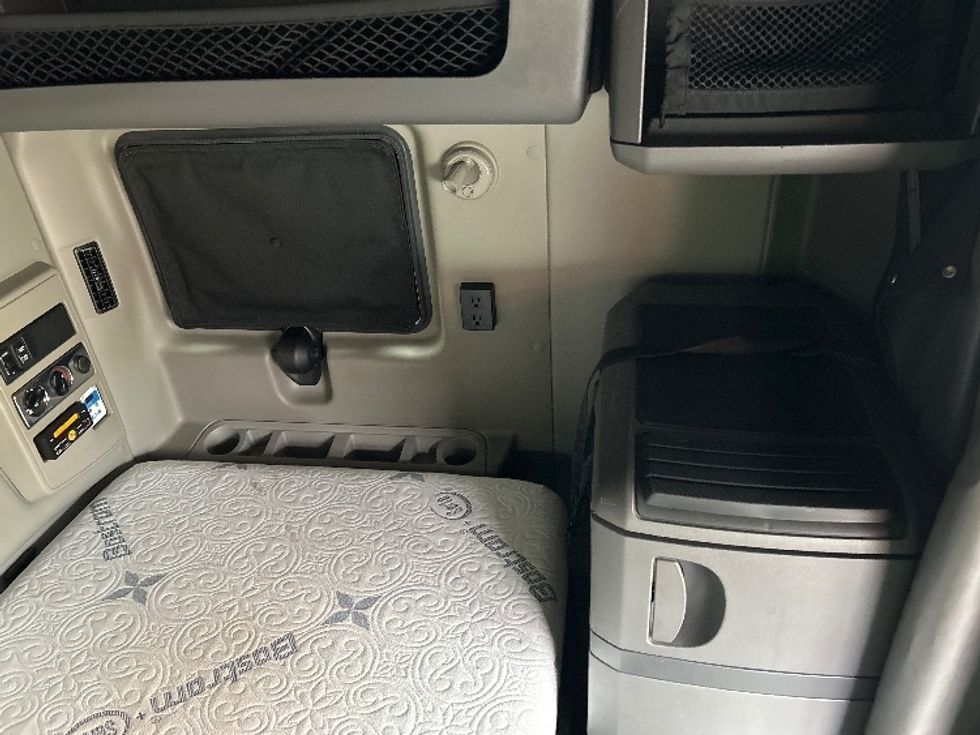 Sleeper Tractor-Heavy Duty Tractors-International-2020-LT625-Pell City-AL-561,099\n\t\tmiles-$ 35,750 - Image 18