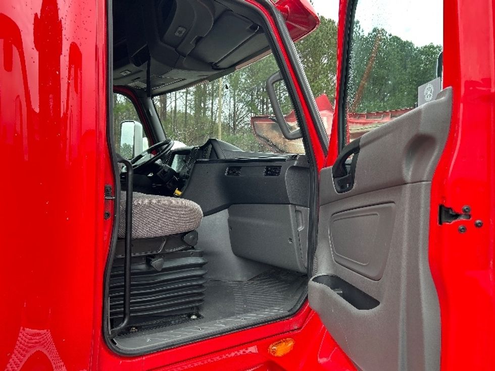 Sleeper Tractor-Heavy Duty Tractors-International-2020-LT625-Pell City-AL-570,429\n\t\tmiles-$ 35,250 - Image 13