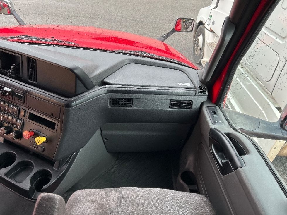 Sleeper Tractor-Heavy Duty Tractors-International-2020-LT625-Pell City-AL-570,429\n\t\tmiles-$ 35,250 - Image 14