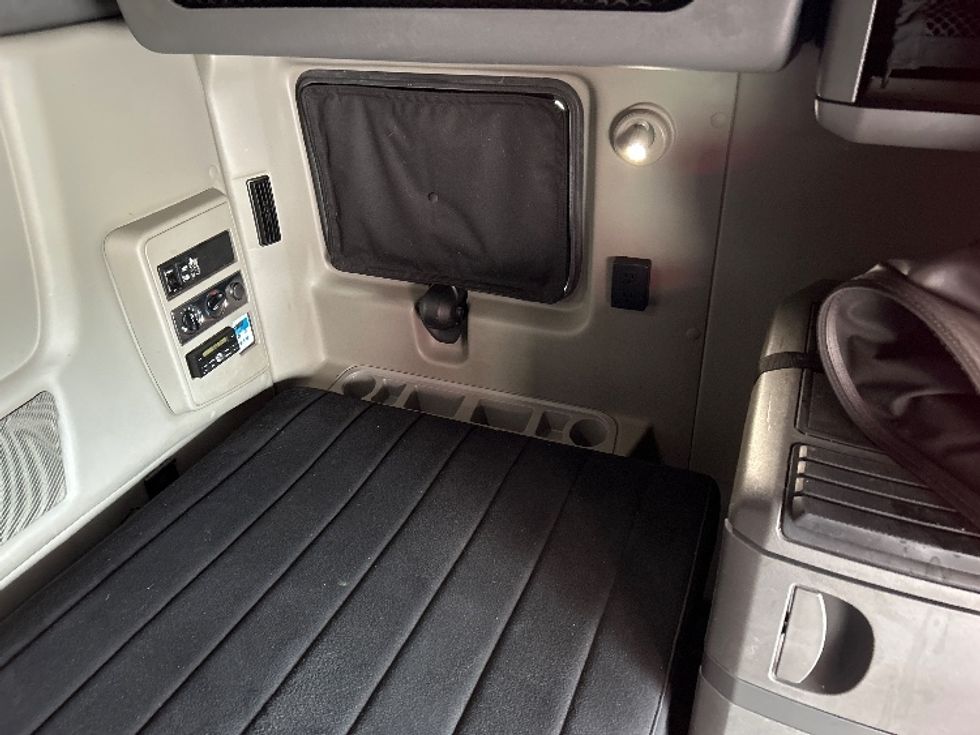 Sleeper Tractor-Heavy Duty Tractors-International-2020-LT625-Pell City-AL-570,429\n\t\tmiles-$ 35,250 - Image 18