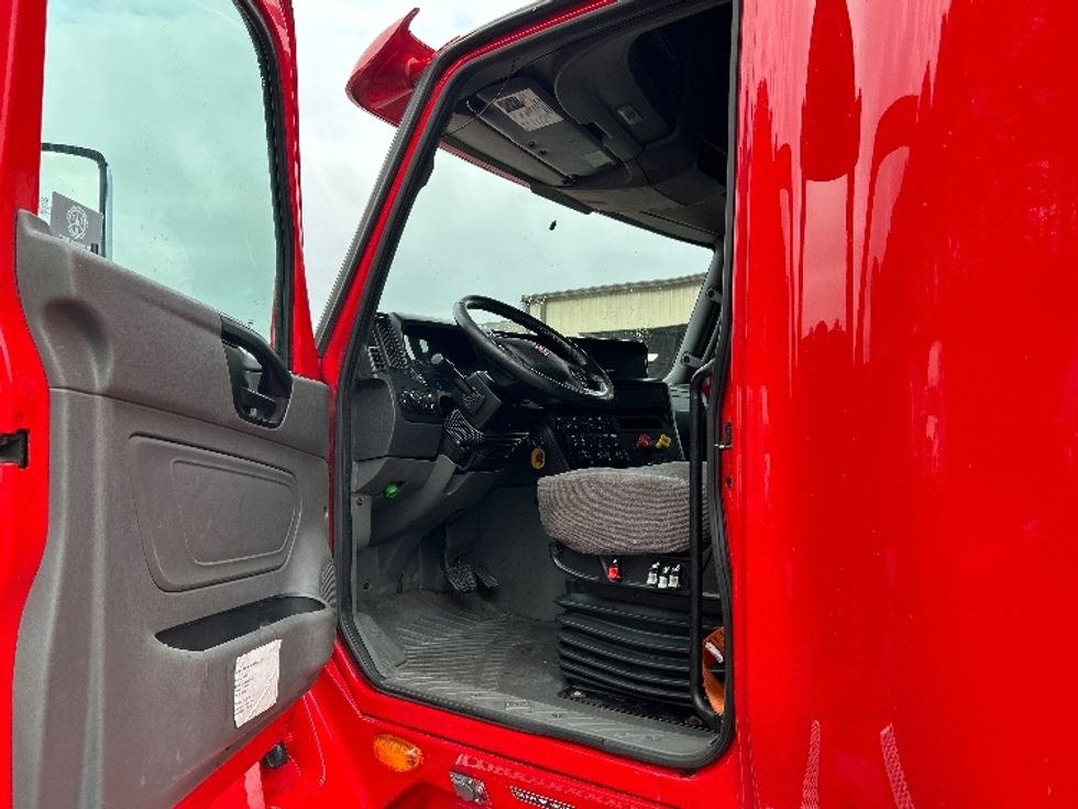 Sleeper Tractor-Heavy Duty Tractors-International-2020-LT625-Pell City-AL-570,429\n\t\tmiles-$ 35,250 - Image 9
