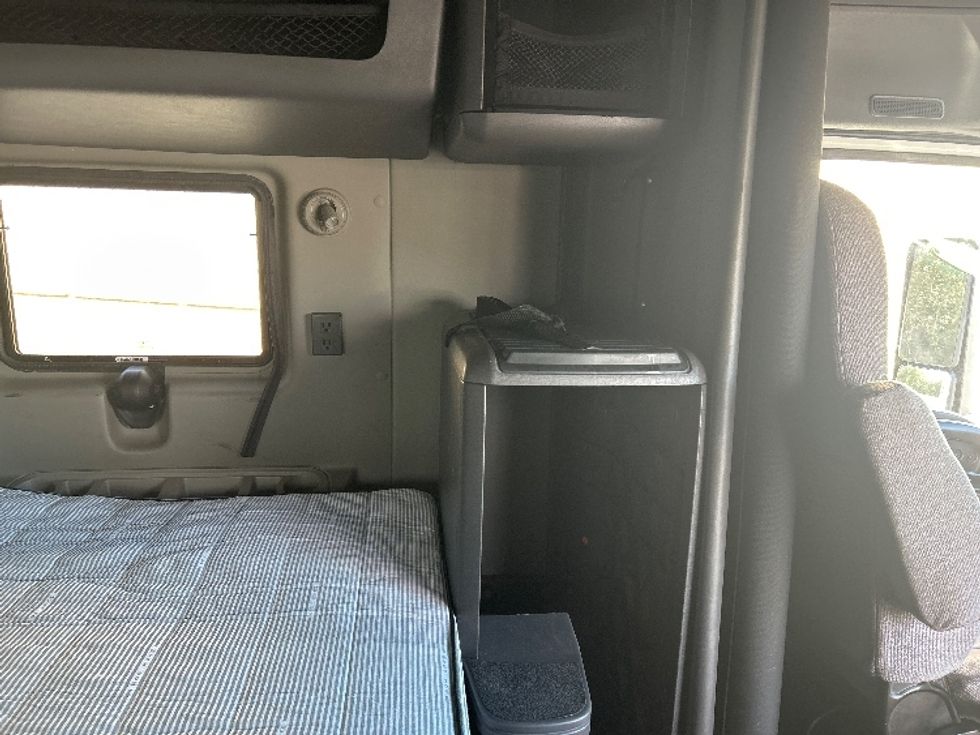 Sleeper Tractor-Heavy Duty Tractors-International-2020-LT625-Pensacola-FL-589,910\n\t\tmiles-$ 37,750 - Image 18