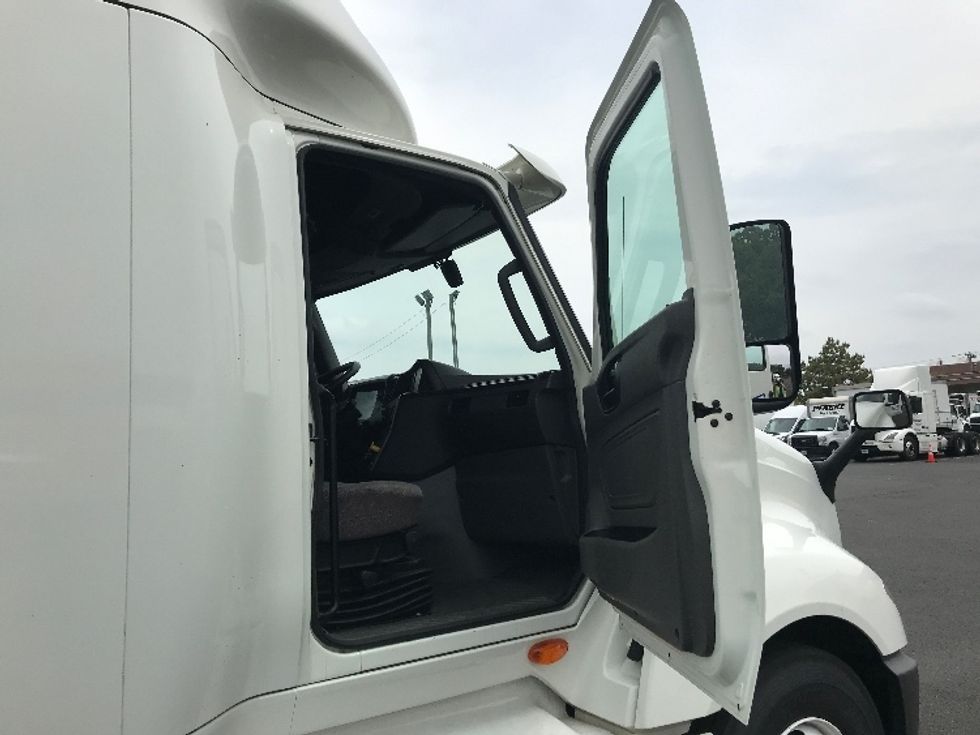 Sleeper Tractor-Heavy Duty Tractors-International-2020-LT625-Philadelphia-PA-495,673\n\t\tmiles-$ 46,000 - Image 13
