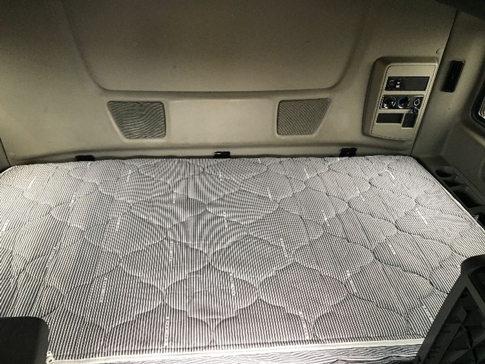 Sleeper Tractor-Heavy Duty Tractors-International-2020-LT625-Philadelphia-PA-495,673\n\t\tmiles-$ 46,000 - Image 17