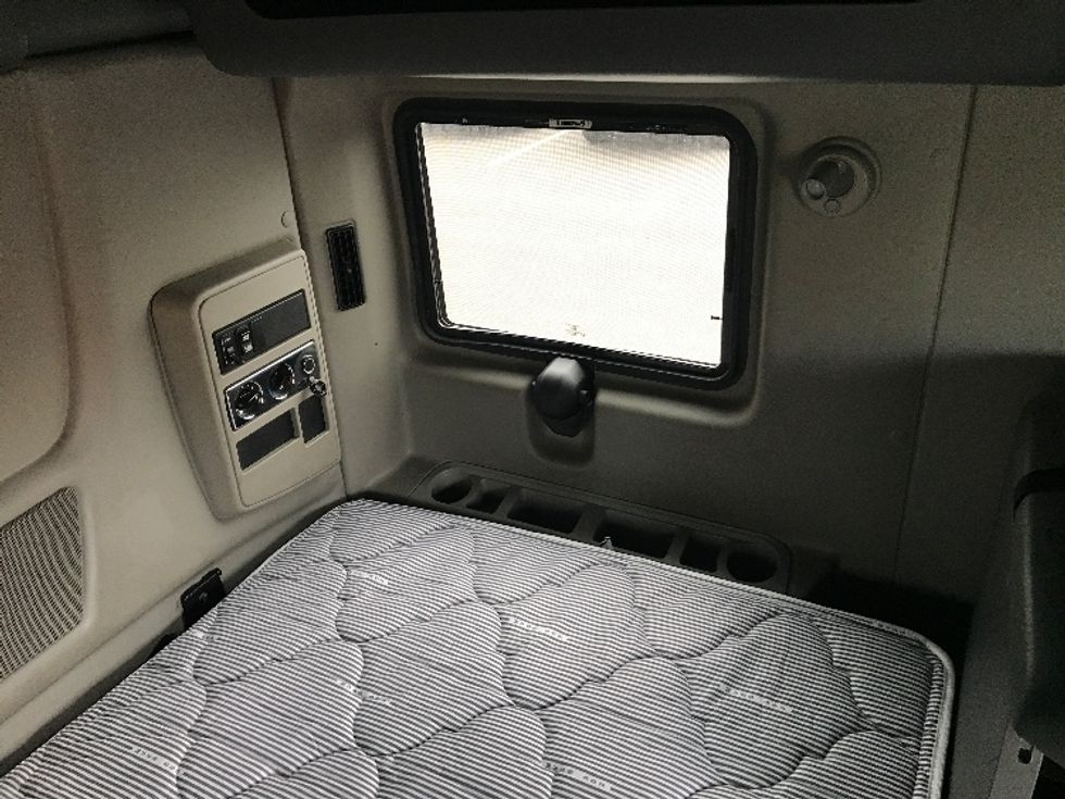 Sleeper Tractor-Heavy Duty Tractors-International-2020-LT625-Philadelphia-PA-495,673\n\t\tmiles-$ 46,000 - Image 18