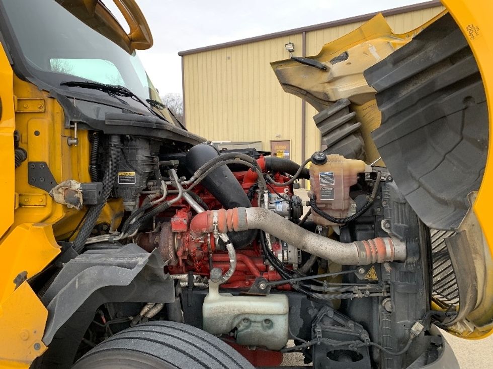 Sleeper Tractor-Heavy Duty Tractors-International-2020-LT625-Piqua-OH-657,739\n\t\tmiles-$ 25,750 - Image 17