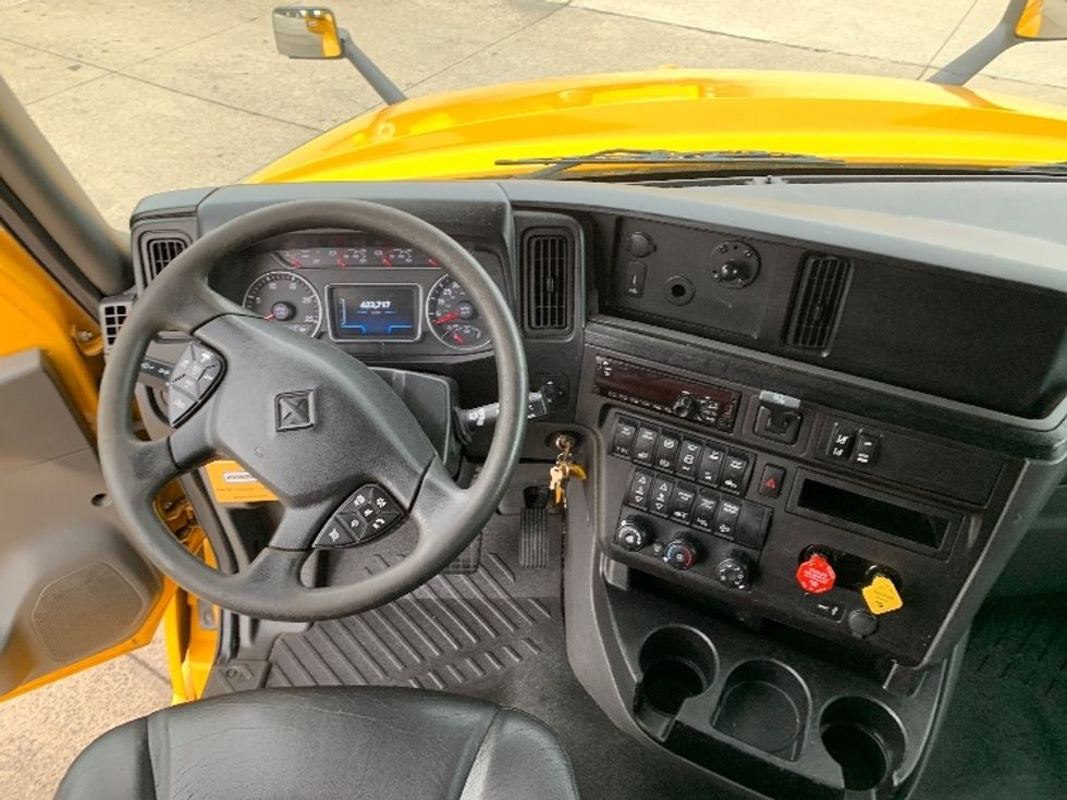 Sleeper Tractor-Heavy Duty Tractors-International-2020-LT625-Piqua-OH-657,739\n\t\tmiles-$ 25,750 - Image 19
