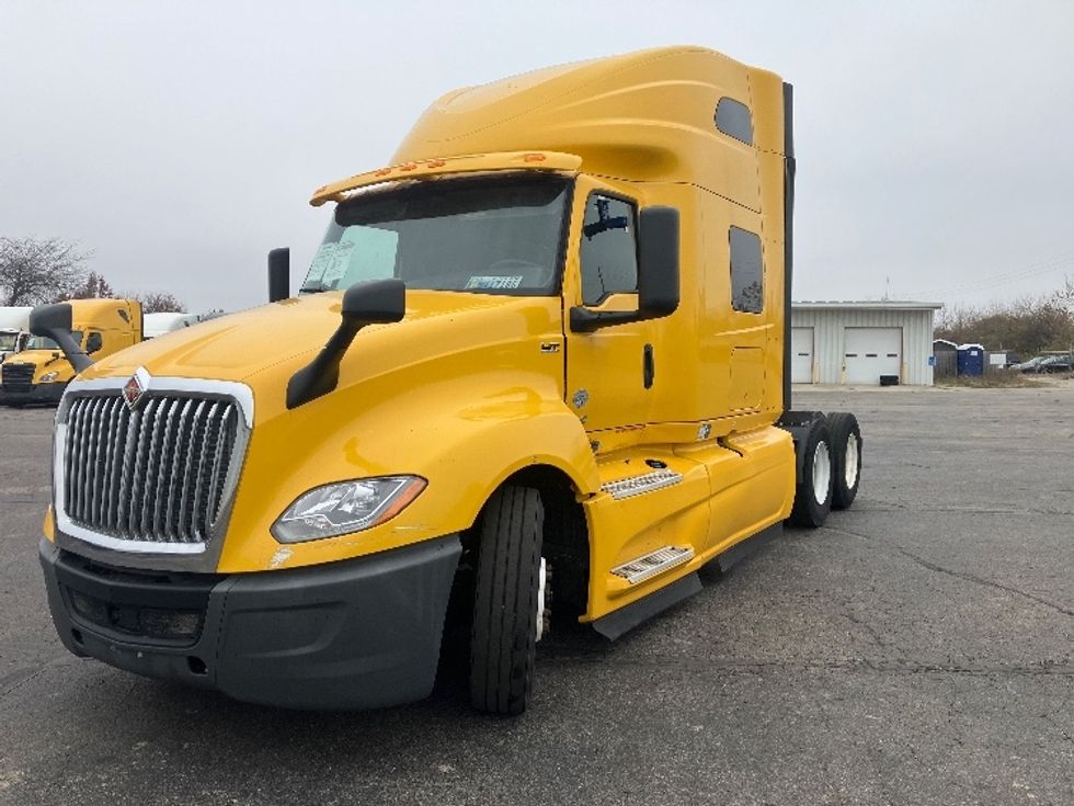 Sleeper Tractor-Heavy Duty Tractors-International-2020-LT625-Piqua-OH-657,739\n\t\tmiles-$ 25,750 - Image 3