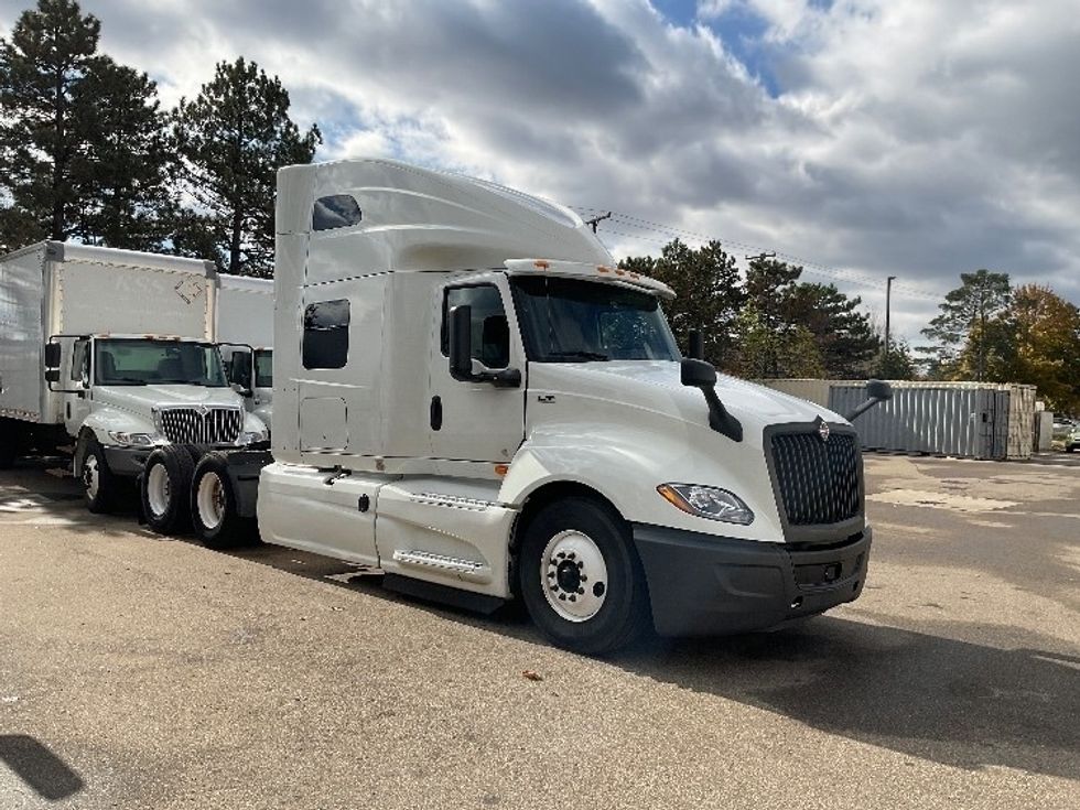 Sleeper Tractor-Heavy Duty Tractors-International-2020-LT625-Plymouth-MI-533,080\n\t\tmiles-$ 41,750 - Image 1