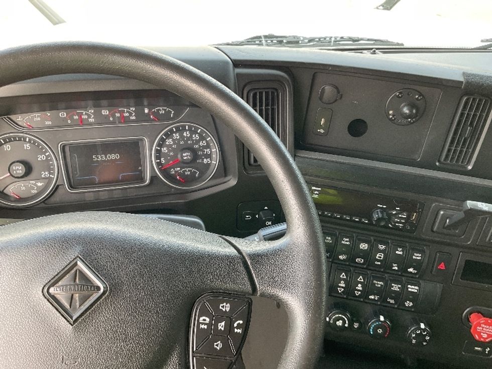 Sleeper Tractor-Heavy Duty Tractors-International-2020-LT625-Plymouth-MI-533,080\n\t\tmiles-$ 41,750 - Image 11
