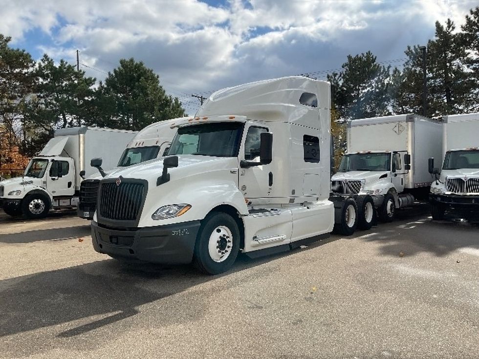 Sleeper Tractor-Heavy Duty Tractors-International-2020-LT625-Plymouth-MI-533,080\n\t\tmiles-$ 41,750 - Image 3