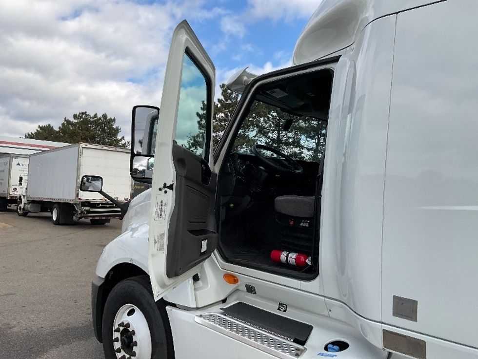 Sleeper Tractor-Heavy Duty Tractors-International-2020-LT625-Plymouth-MI-533,080\n\t\tmiles-$ 41,750 - Image 9