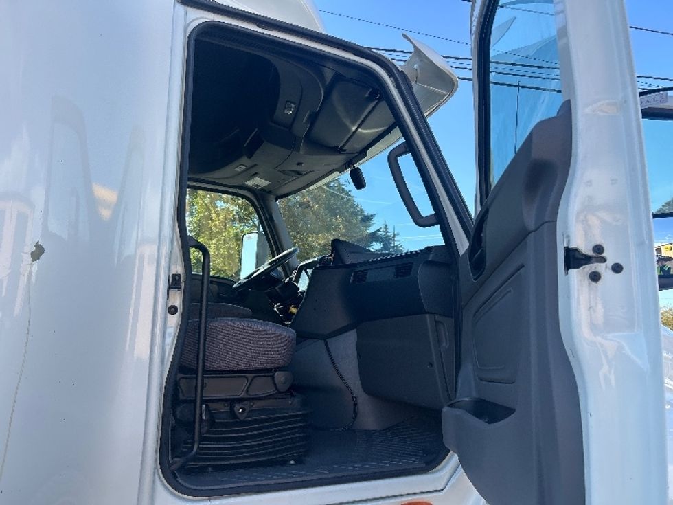 Sleeper Tractor-Heavy Duty Tractors-International-2020-LT625-Portland-OR-412,309\n\t\tmiles-$ 57,250 - Image 13